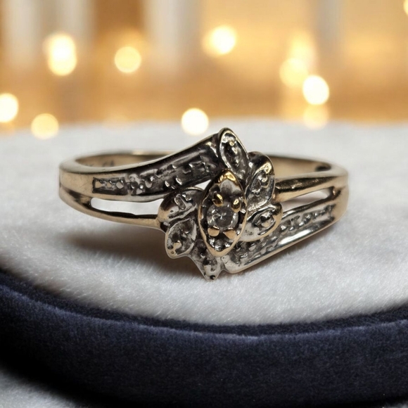 Vintage 10K Gold 6.5 Size Ring with Diamond Clusters Gorgeous 🥰 piece - Picture 1 of 15